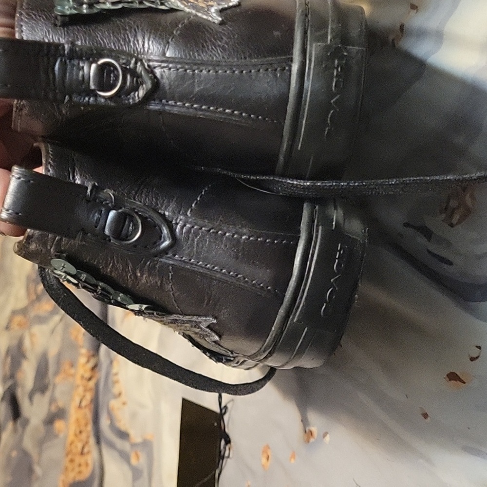 Stylish Black High-Top Women's Shoes with Star Design - Picture 7 of 7